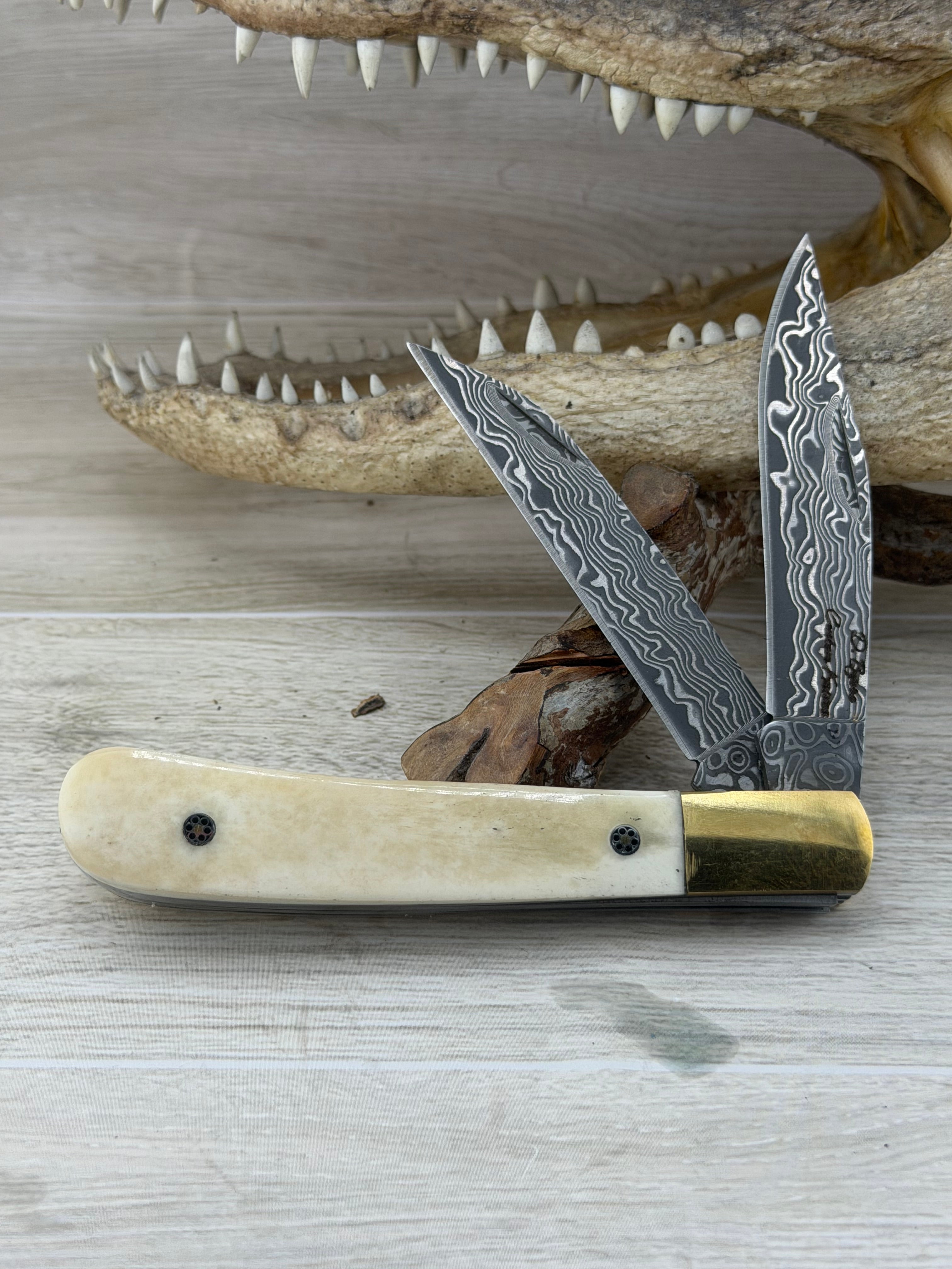 San Mi Damascus Trapper – Natural Camel Bone