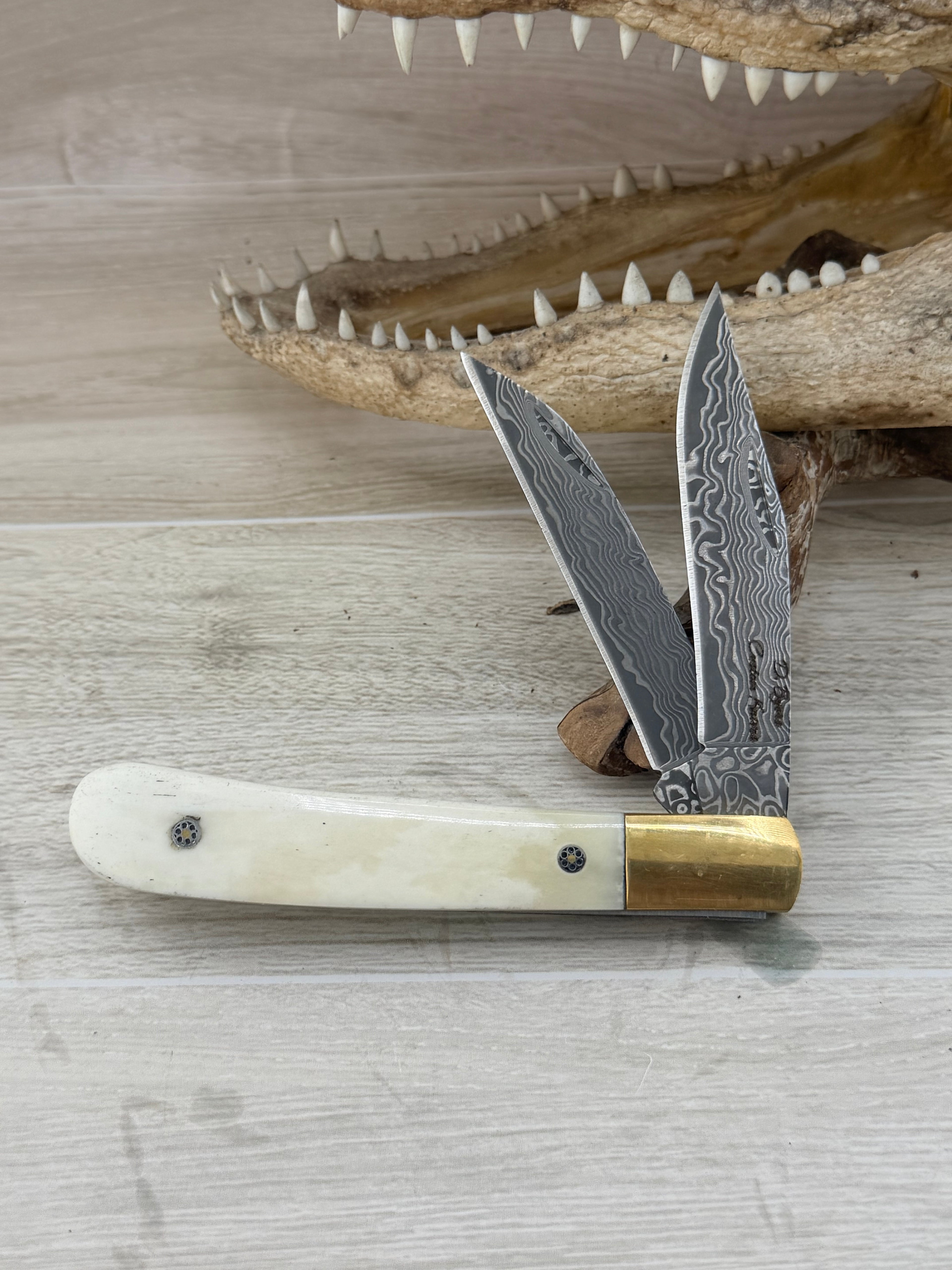 San Mi Damascus Trapper – Bleached Camel Bone