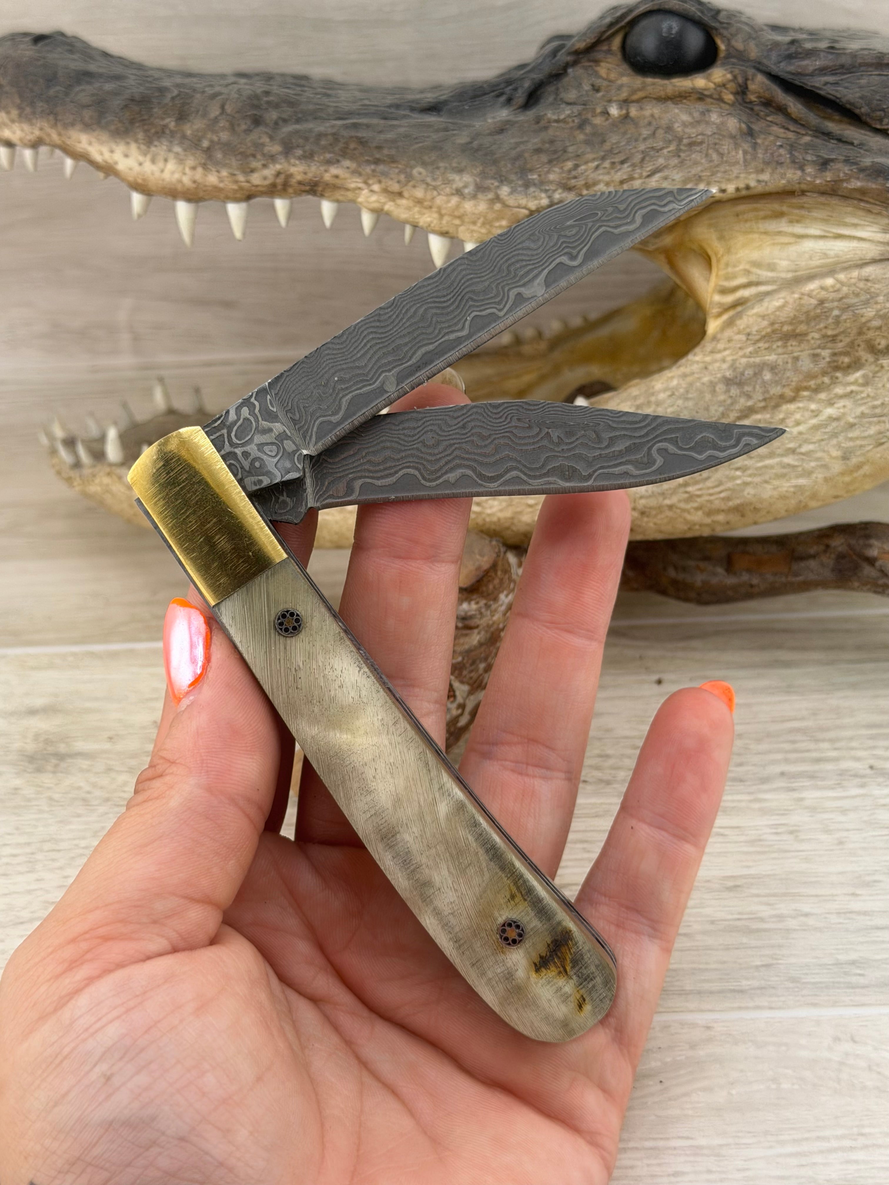 San Mi Damascus Trapper – Natural Ram Horn
