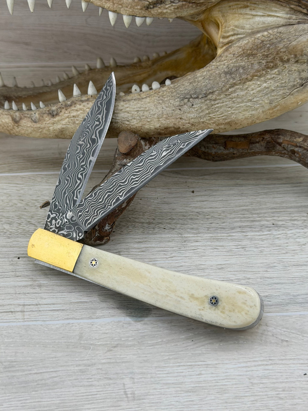 San Mi Damascus Trapper – Natural Camel Bone