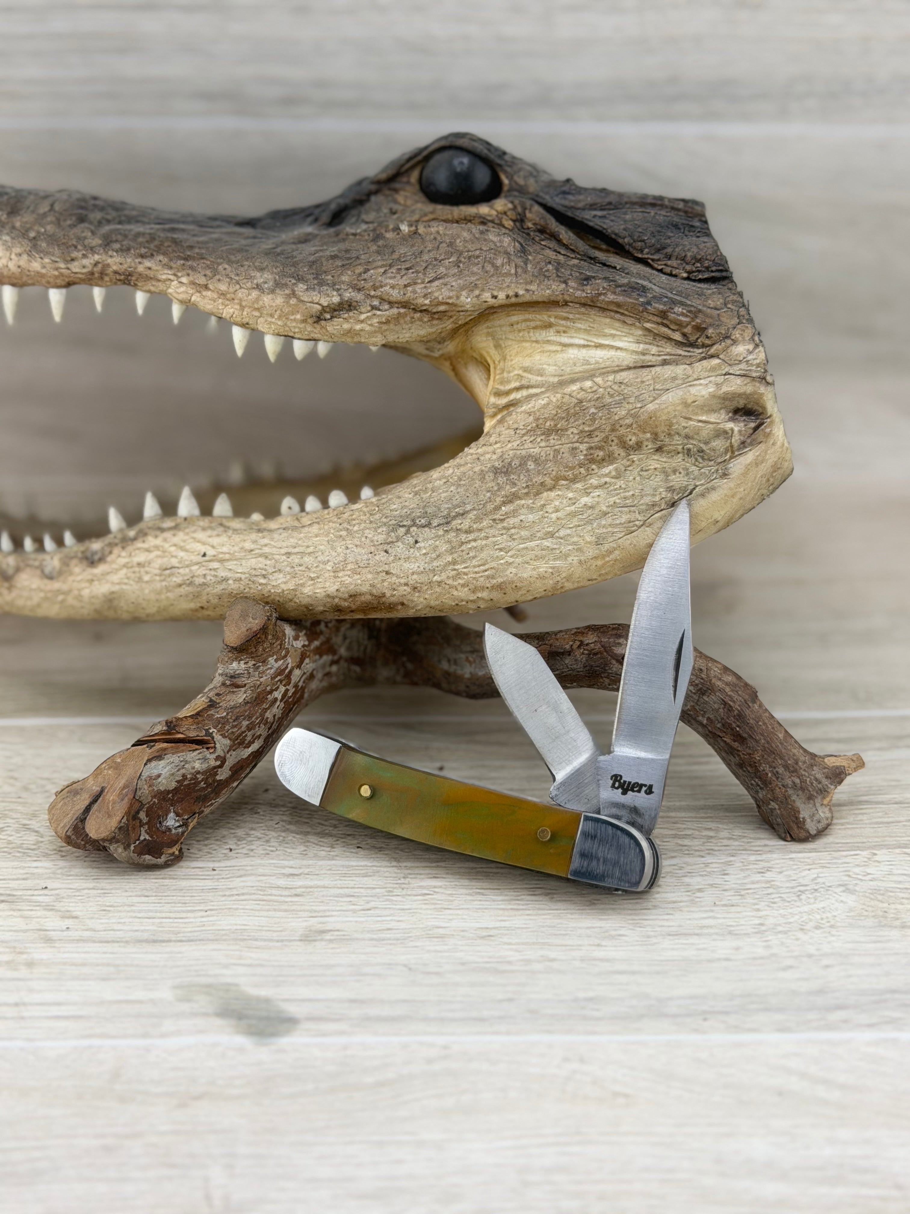 Peanut Pocket Knife – Green/Orange Swirl Resin