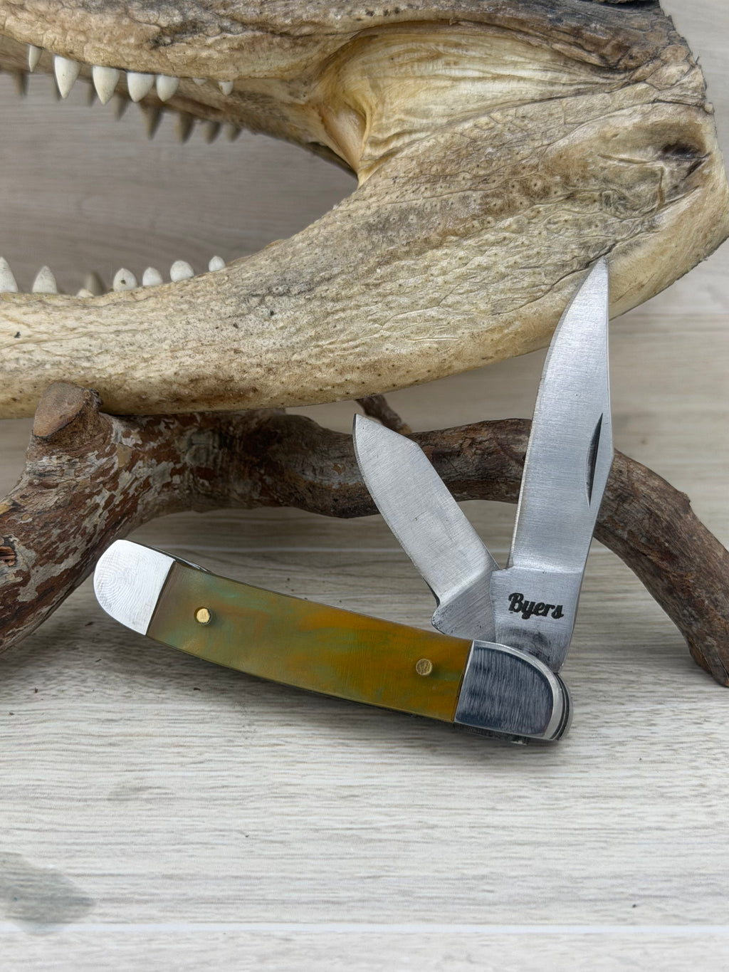 Peanut Pocket Knife – Green/Orange Swirl Resin