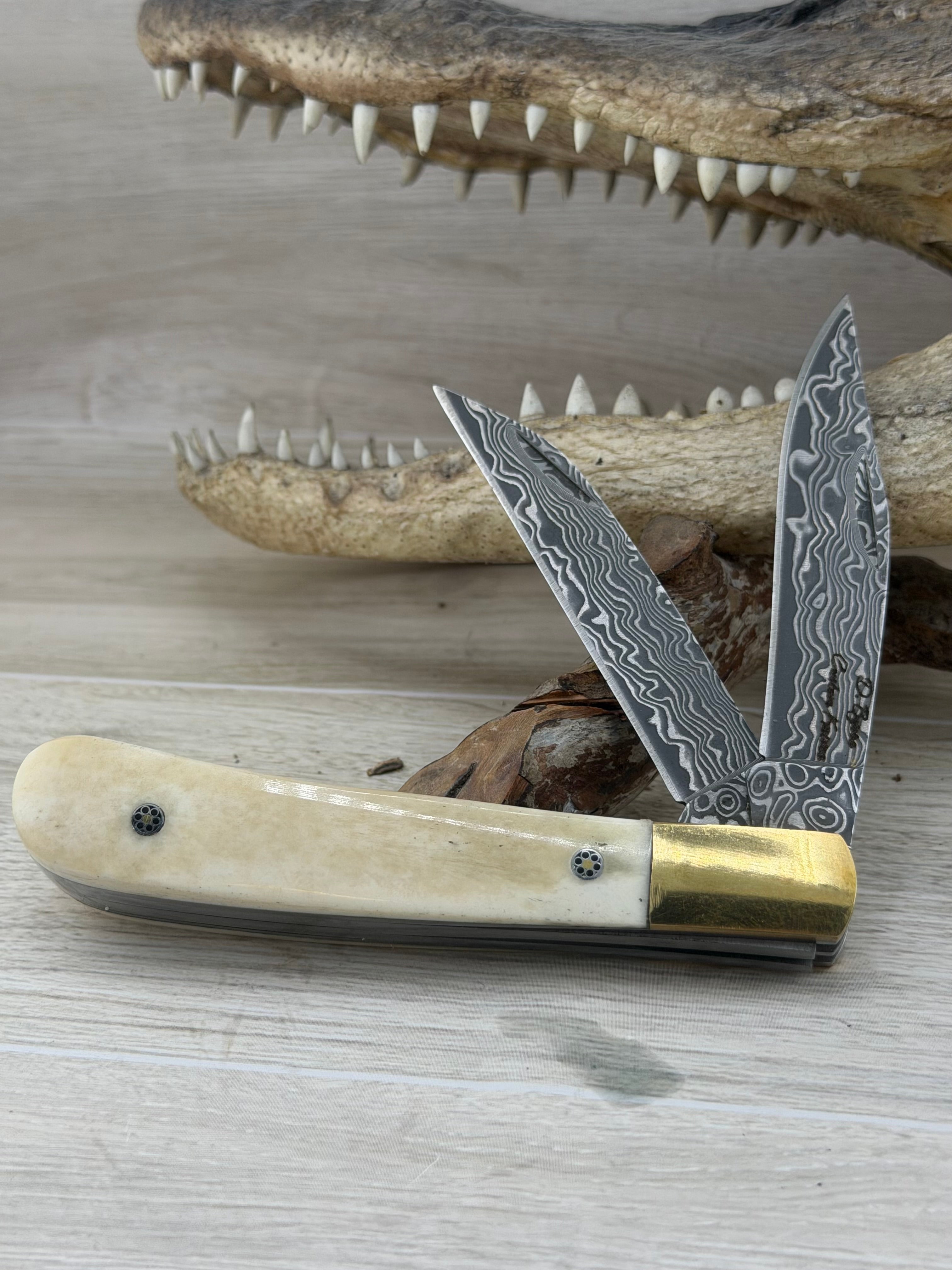 San Mi Damascus Trapper – Natural Camel Bone