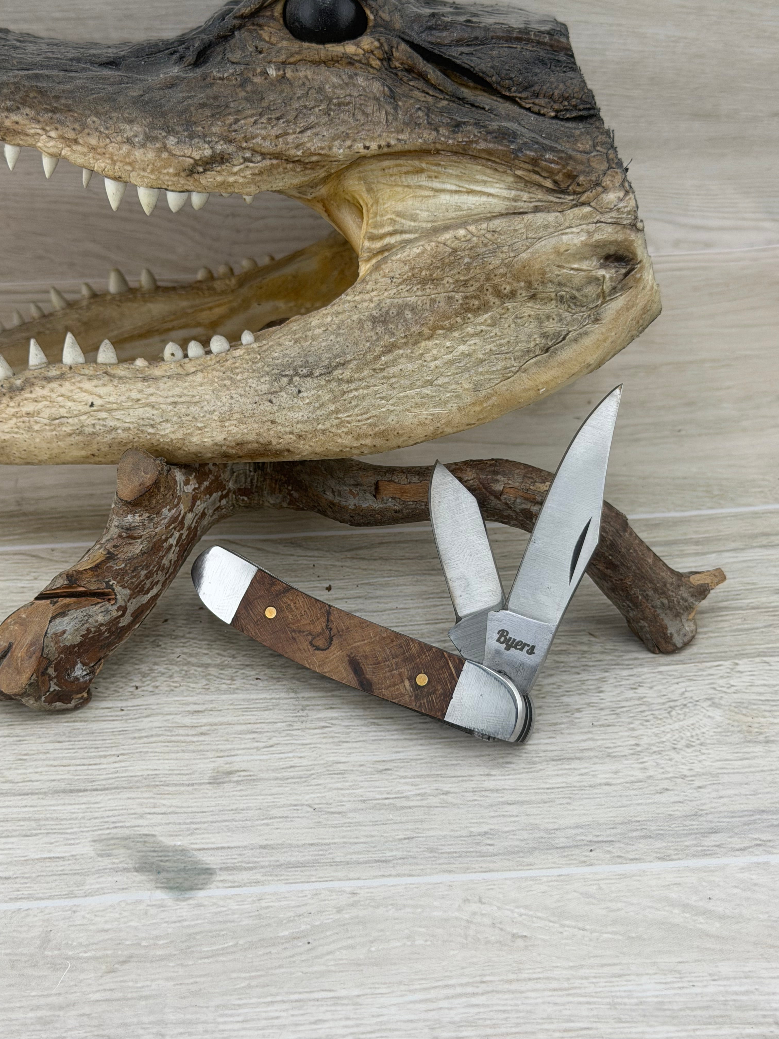 Peanut Pocket Knife – Maple Burl