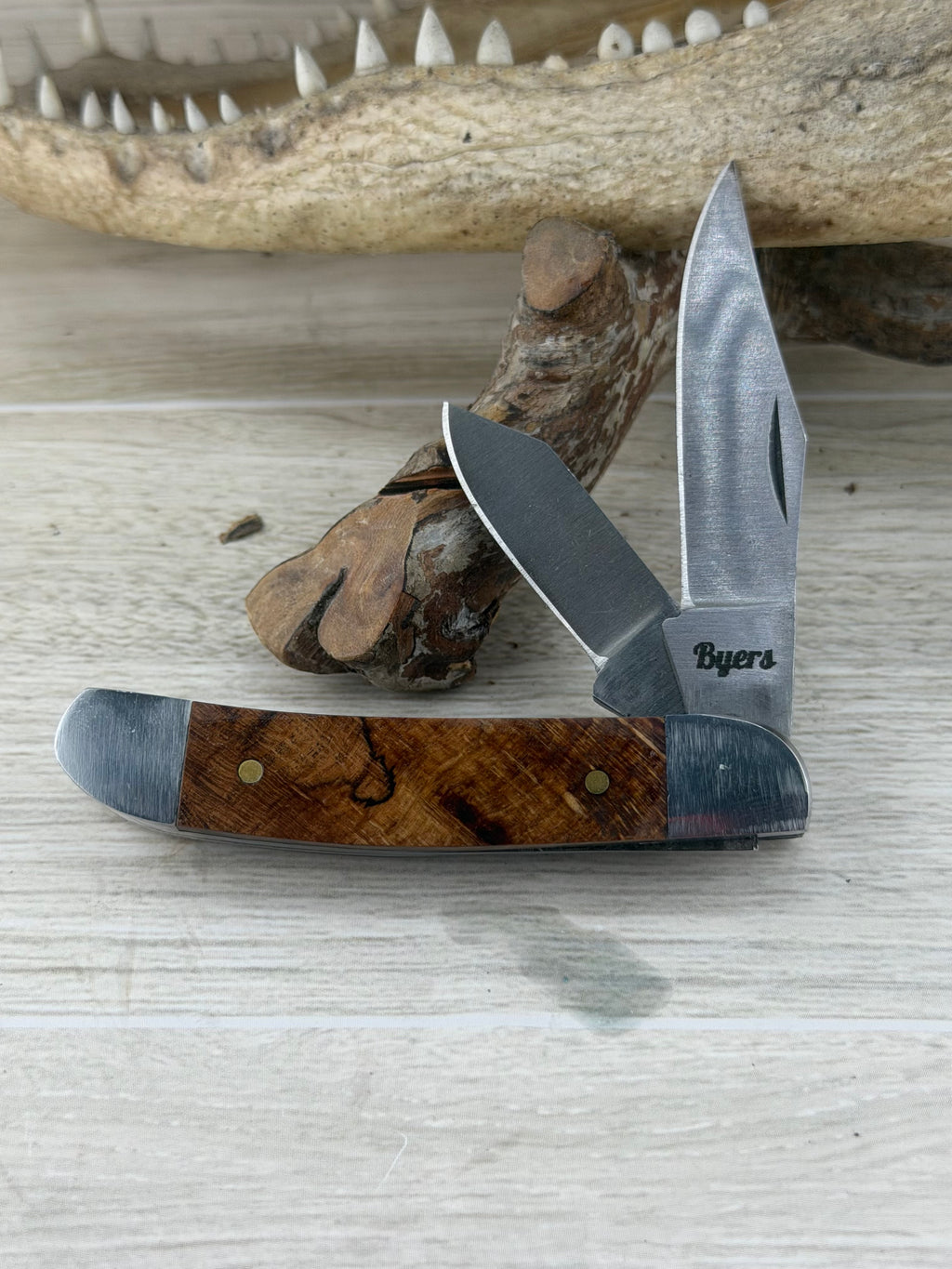Peanut Pocket Knife – Maple Burl
