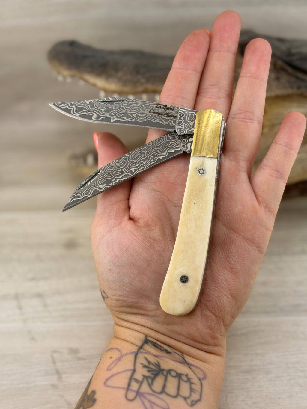 San Mi Damascus Trapper – Natural Camel Bone