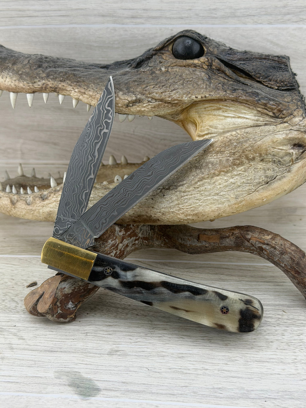 San Mi Damascus Trapper – Black Ram Horn