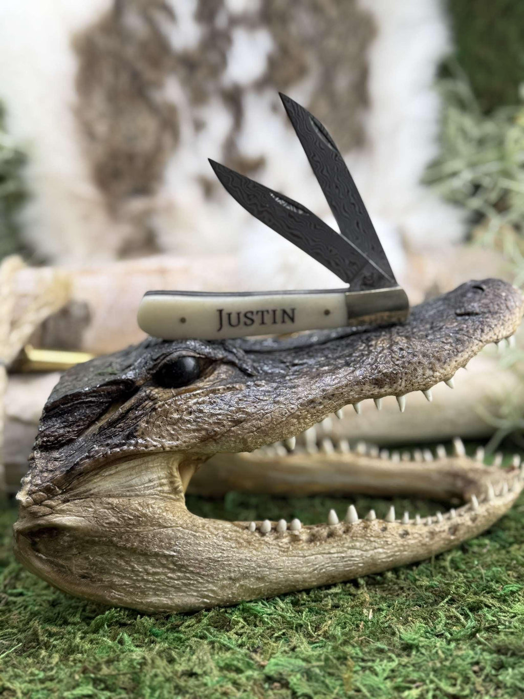 Personalized Damascus Steel Folding Knife camel bone scales: San Mai Blade, Brass Bolsters, engraved