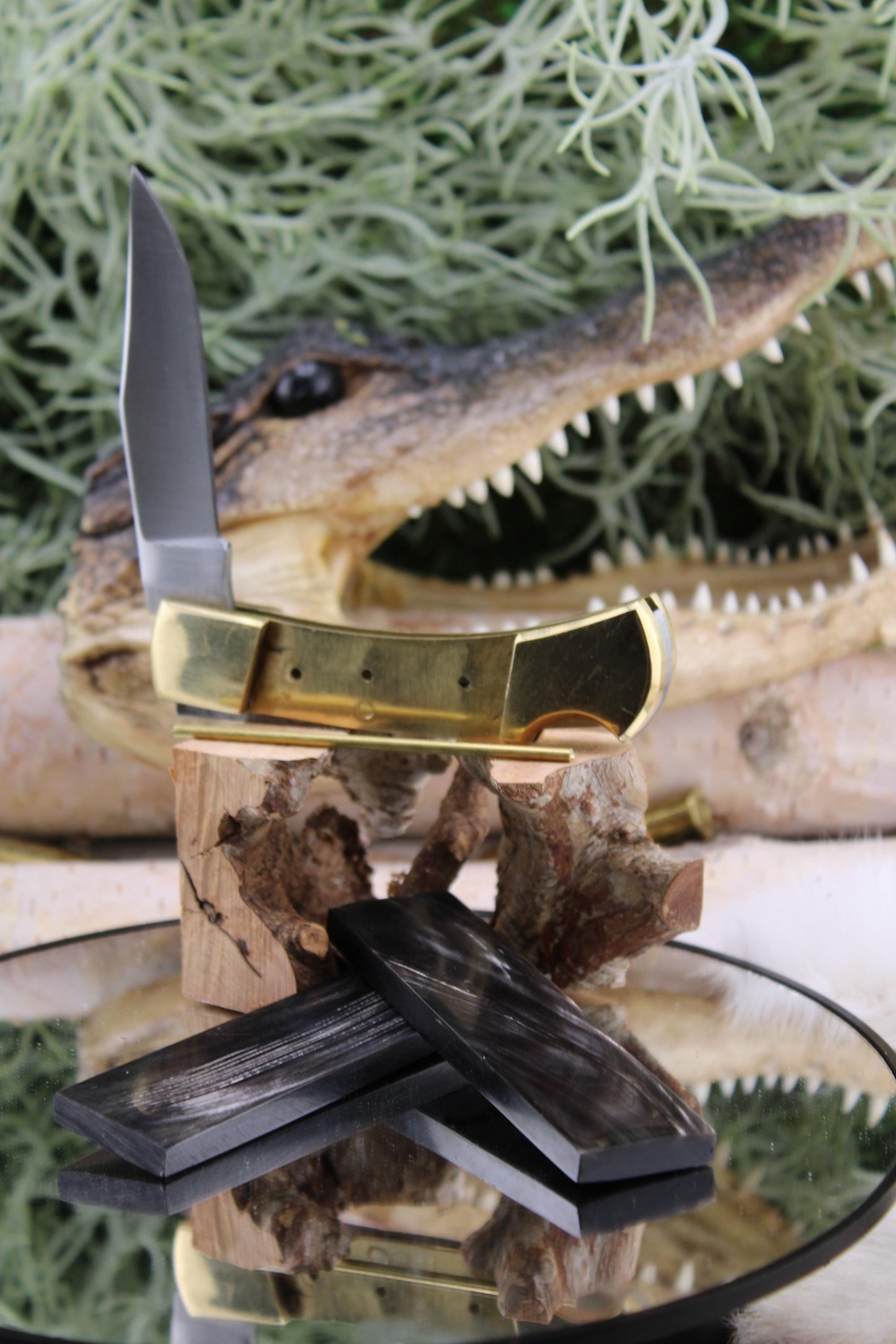 DIY Lock Back Folder Knife Kit28: Japanese 420HC Blade, Buffalo Horn, Brass Pins