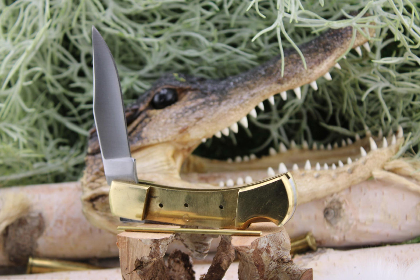 Lock Back Folder Knife Making Kit26: Japanese Blade, Black Ram Horn, Brass Hardware