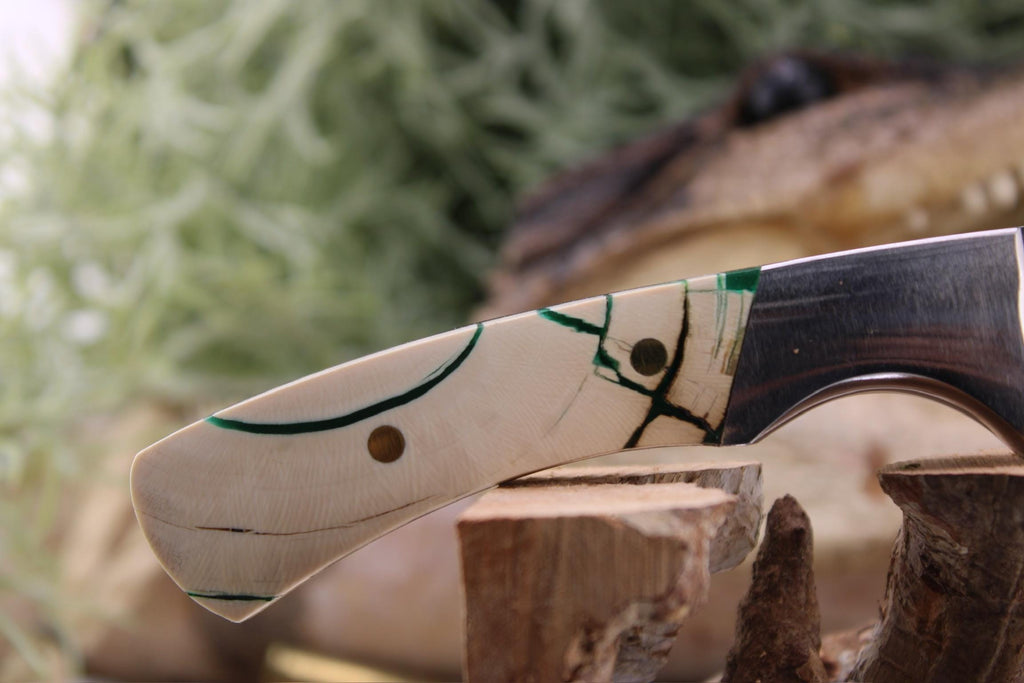 Drop Point with M-Tooth & Green Resin