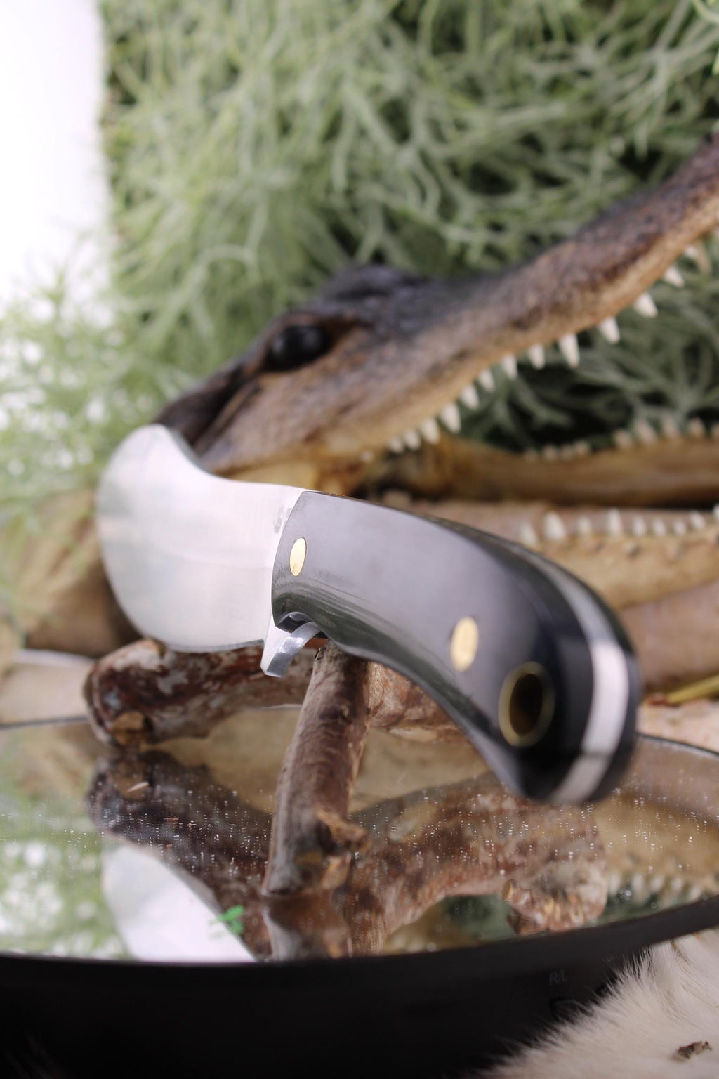 Nesmuk with Black & White Buffalo Horn, Hollow Lanyard