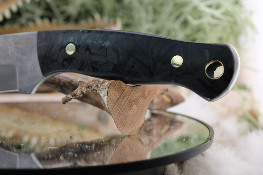 Stone Washed Trailing Point Hunter, Carbon Fiber with Glow-in-the-Dark White Liners