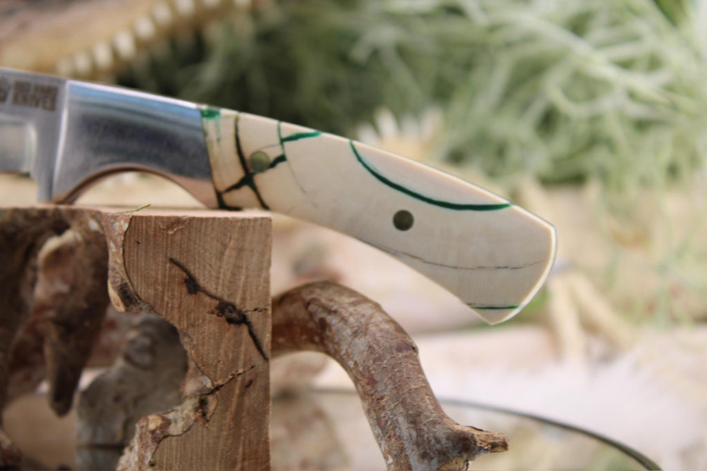 Drop Point with M-Tooth & Green Resin